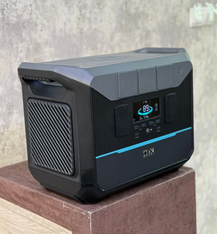 پاور استیشن قابل حمل DaranEner مدل NEO2000 ظرفیت 2073.6 وات ساعت توان 2000 وات